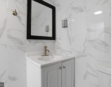 250 E Girard Avenue - Photo Thumbnail 4