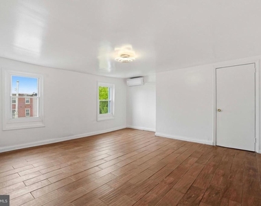 250 E Girard Avenue - Photo Thumbnail 8