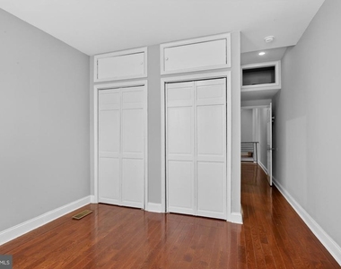 2319 E Somerset Street - Photo Thumbnail 25