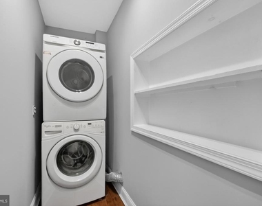 2319 E Somerset Street - Photo Thumbnail 9