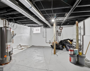 2319 E Somerset Street - Photo Thumbnail 11