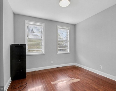 2319 E Somerset Street - Photo Thumbnail 23