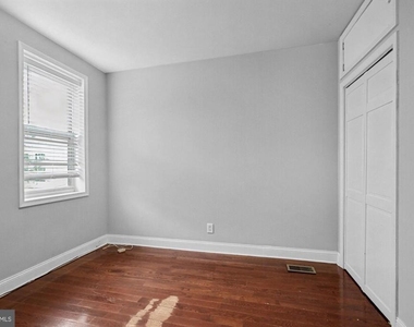 2319 E Somerset Street - Photo Thumbnail 24
