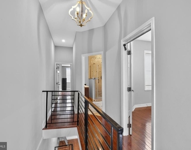 2319 E Somerset Street - Photo Thumbnail 12
