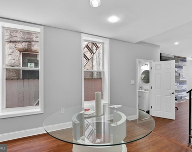 2319 E Somerset Street - Photo Thumbnail 6