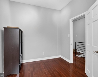 2319 E Somerset Street - Photo Thumbnail 19