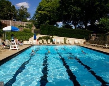 210 Locust Street - Photo Thumbnail 6