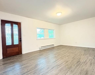 1630 E 9th Street - Photo Thumbnail 1