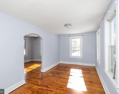 8 S Greenwood Avenue - Photo Thumbnail 1