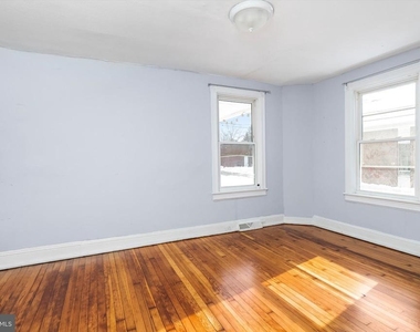 8 S Greenwood Avenue - Photo Thumbnail 3