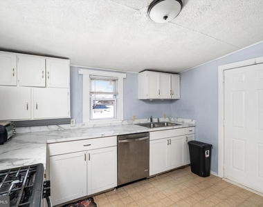 8 S Greenwood Avenue - Photo Thumbnail 5