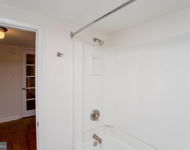 67 Ferry Street - Photo Thumbnail 16