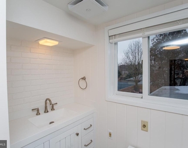 67 Ferry Street - Photo Thumbnail 17