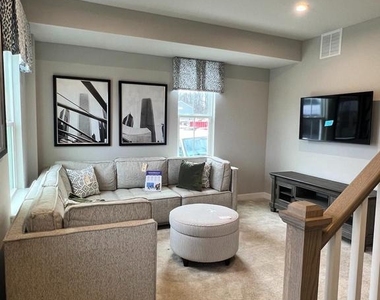 5 Sidney Ln - Photo Thumbnail 1
