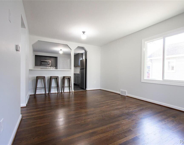 1308 E Milton - Photo Thumbnail 5