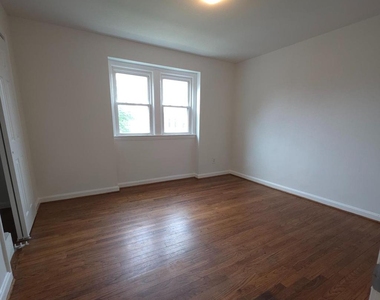 2528 Iverson Street - Photo Thumbnail 5