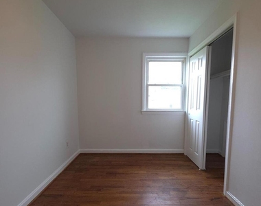 2528 Iverson Street - Photo Thumbnail 6
