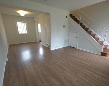 2528 Iverson Street - Photo Thumbnail 3