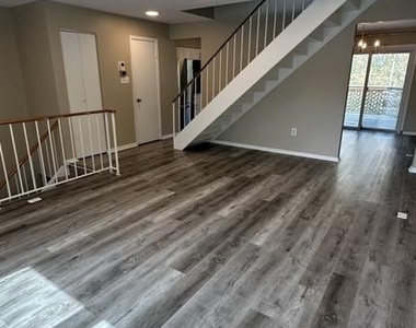 14646 London Lane - Photo Thumbnail 9