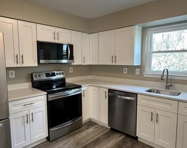 14646 London Lane - Photo Thumbnail 3