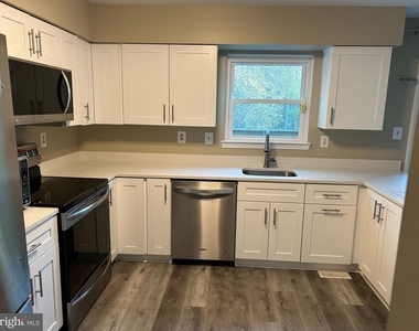 14646 London Lane - Photo Thumbnail 2