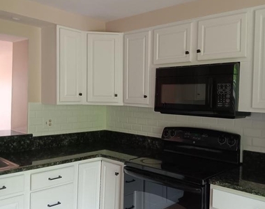 11406 Abbotswood Court - Photo Thumbnail 7