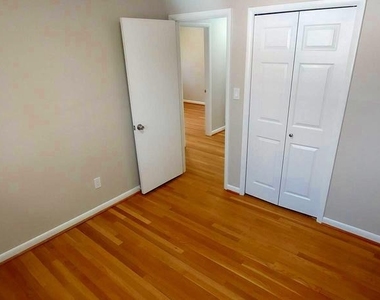 9820 Inglemere Drive - Photo Thumbnail 24