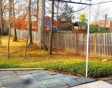 9820 Inglemere Drive - Photo Thumbnail 42