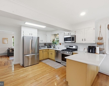 8007 Wildwood Drive - Photo Thumbnail 6