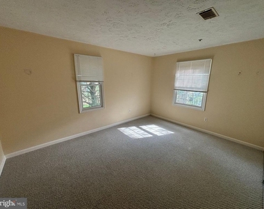 12220 Eagles Nest Court - Photo Thumbnail 11