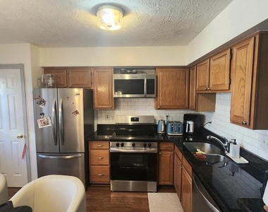 12509 Coral Grove Place - Photo Thumbnail 3