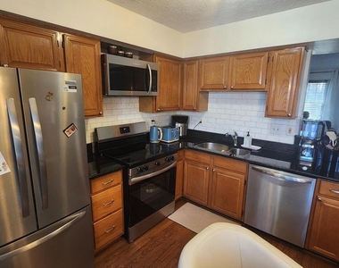 12509 Coral Grove Place - Photo Thumbnail 4