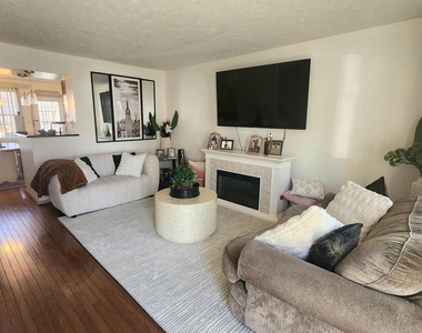 12509 Coral Grove Place - Photo Thumbnail 7