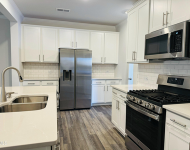 5046 Arkose Drive - Photo Thumbnail 4