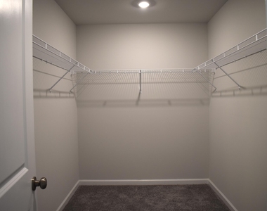 5046 Arkose Drive - Photo Thumbnail 10