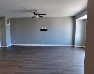1056 Rye Drive - Photo Thumbnail 11