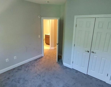 1056 Rye Drive - Photo Thumbnail 4