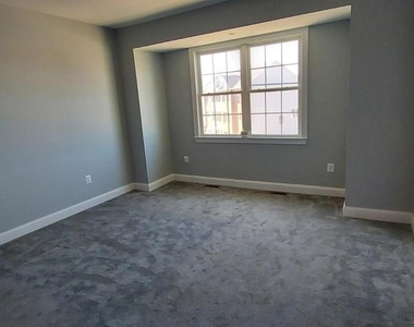 1056 Rye Drive - Photo Thumbnail 6