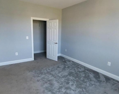 1056 Rye Drive - Photo Thumbnail 9