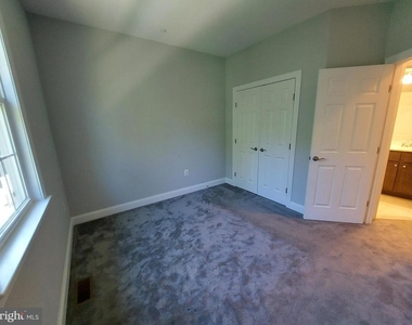 1056 Rye Drive - Photo Thumbnail 2