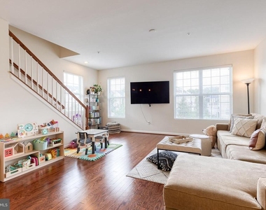 513 Bluffton Drive - Photo Thumbnail 9
