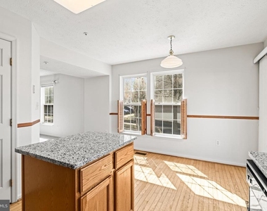 8224 Spadderdock Way - Photo Thumbnail 9