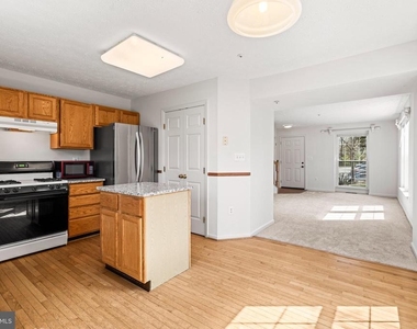 8224 Spadderdock Way - Photo Thumbnail 11