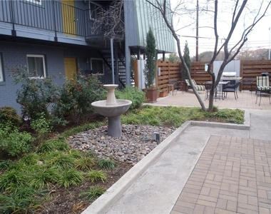 3815 Guadalupe St - Photo Thumbnail 16