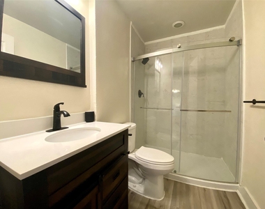 3815 Guadalupe St - Photo Thumbnail 9