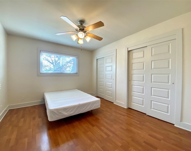 3815 Guadalupe St - Photo Thumbnail 6