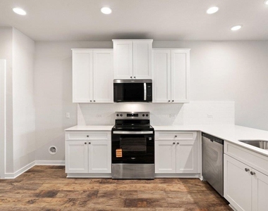 2310 Castillo Dr - Photo Thumbnail 1
