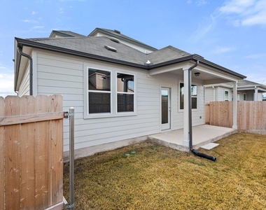 2310 Castillo Dr - Photo Thumbnail 16