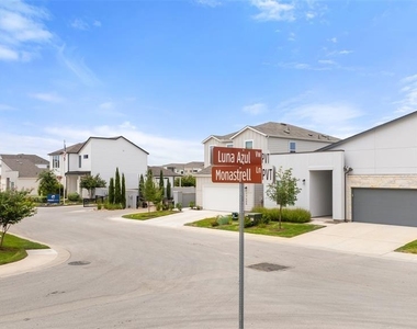 2310 Castillo Dr - Photo Thumbnail 18