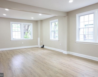 1316 Eastern Avenue Ne - Photo Thumbnail 4